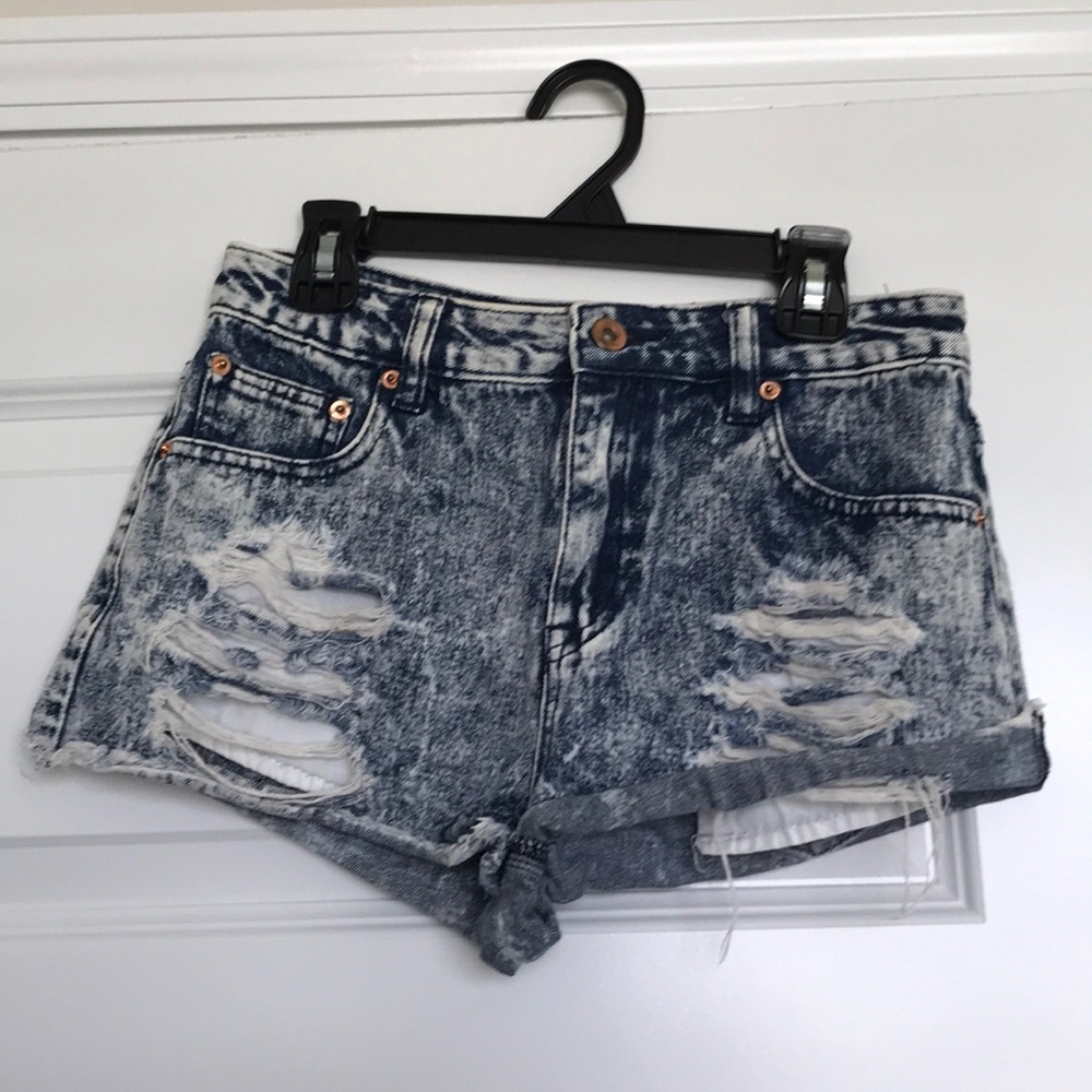 Super cute denim shorts